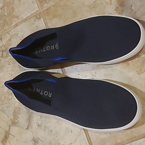 Size 10 Navy Rothys